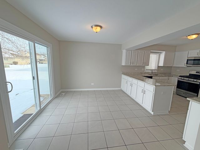 620 Larkspur Lane, Matteson, IL 60443