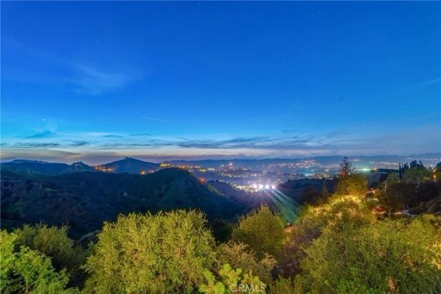 22535 Blueridge Court, Calabasas, CA 91302