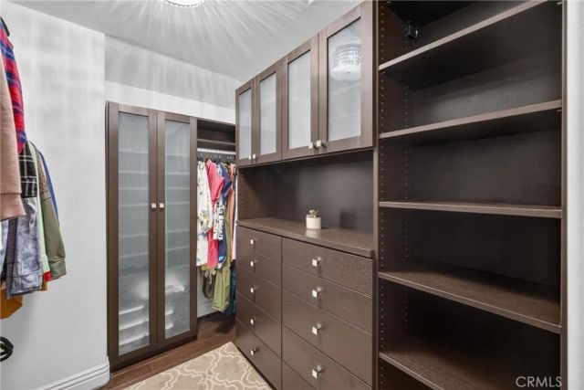 22535 Blueridge Court, Calabasas, CA 91302