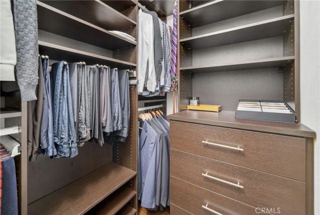 22535 Blueridge Court, Calabasas, CA 91302