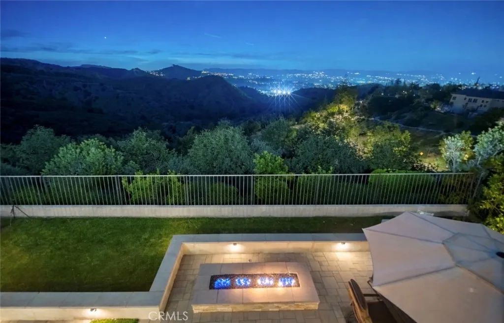 22535 Blueridge Court, Calabasas, CA 91302