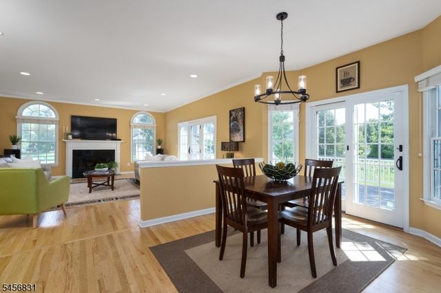 2 Aronimink Ct, Montgomery Twp., NJ 08558