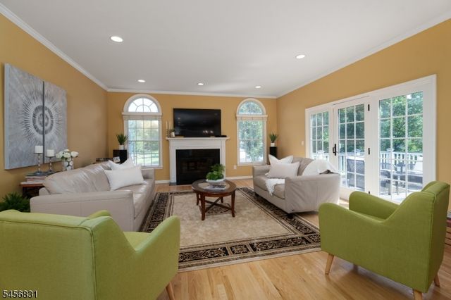 2 Aronimink Ct, Montgomery Twp., NJ 08558
