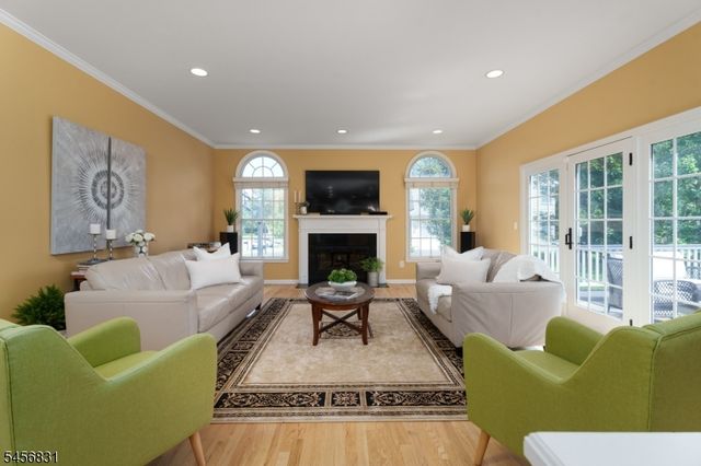 2 Aronimink Ct, Montgomery Twp., NJ 08558