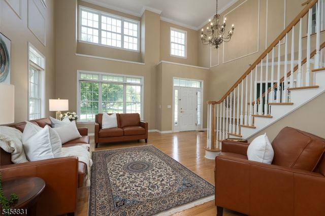 2 Aronimink Ct, Montgomery Twp., NJ 08558