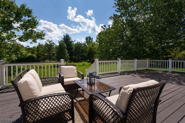 2 Aronimink Ct, Montgomery Twp., NJ 08558