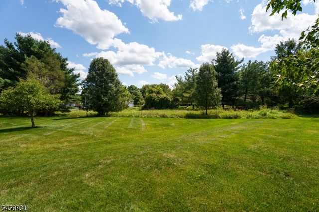 2 Aronimink Ct, Montgomery Twp., NJ 08558