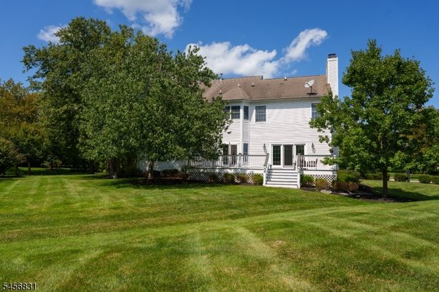 2 Aronimink Ct, Montgomery Twp., NJ 08558