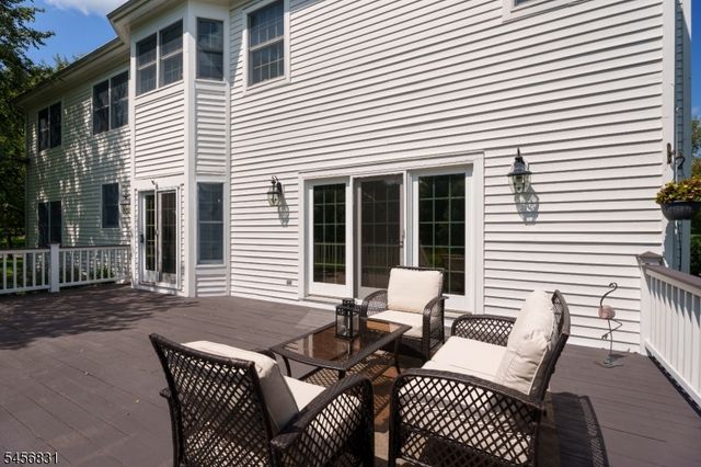 2 Aronimink Ct, Montgomery Twp., NJ 08558