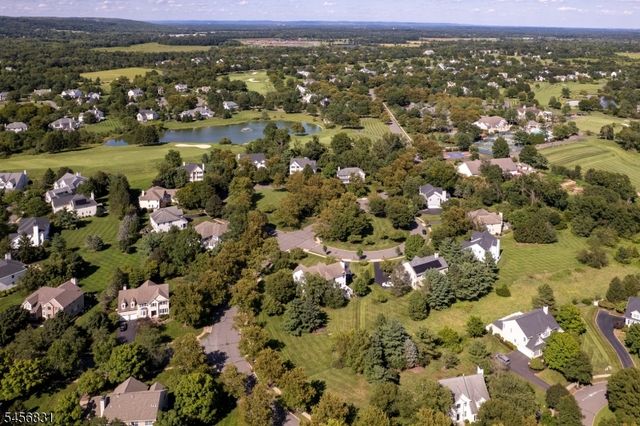 2 Aronimink Ct, Montgomery Twp., NJ 08558
