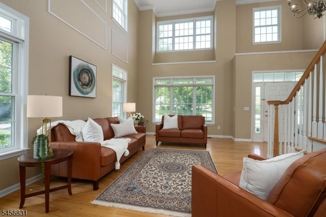 2 Aronimink Ct, Montgomery Twp., NJ 08558