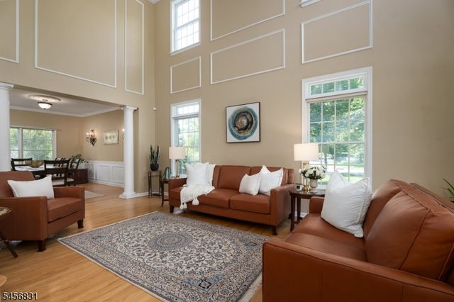 2 Aronimink Ct, Montgomery Twp., NJ 08558
