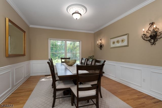 2 Aronimink Ct, Montgomery Twp., NJ 08558