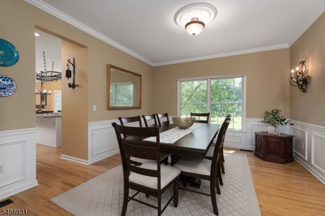 2 Aronimink Ct, Montgomery Twp., NJ 08558