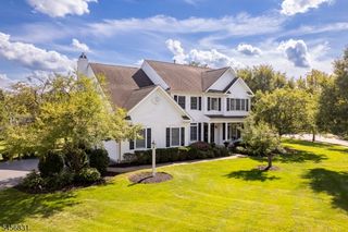 2 Aronimink Ct, Montgomery Twp., NJ 08558
