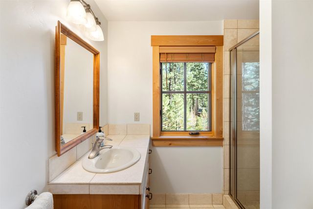 604 EJ Brickell, Truckee, CA 96161