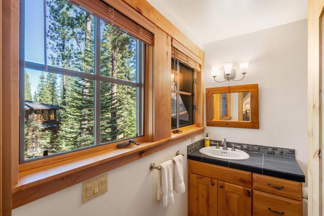 604 EJ Brickell, Truckee, CA 96161