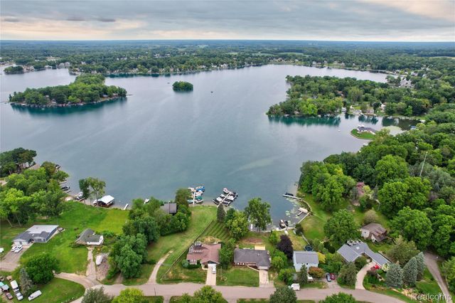 11476 Delmar Drive, Deerfield Township, MI 48430