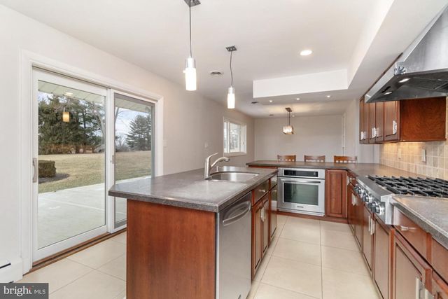 2414 STANWICK RD, Phoenix, MD 21131