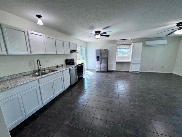1937 Red Bluff Road, Seabrook, TX 77586