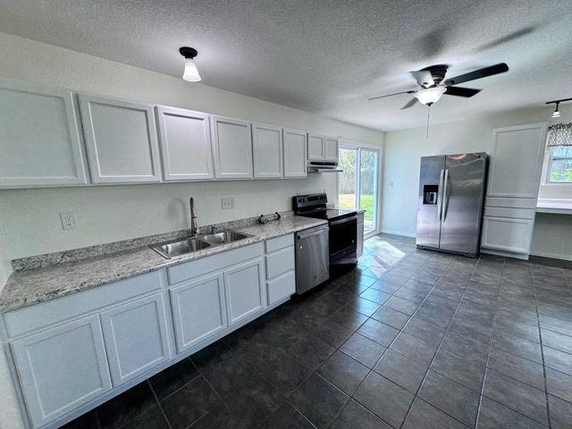 1937 Red Bluff Road, Seabrook, TX 77586