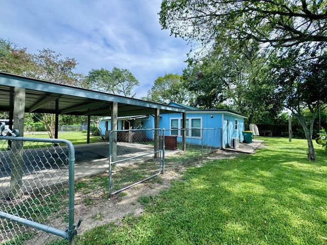 1937 Red Bluff Road, Seabrook, TX 77586