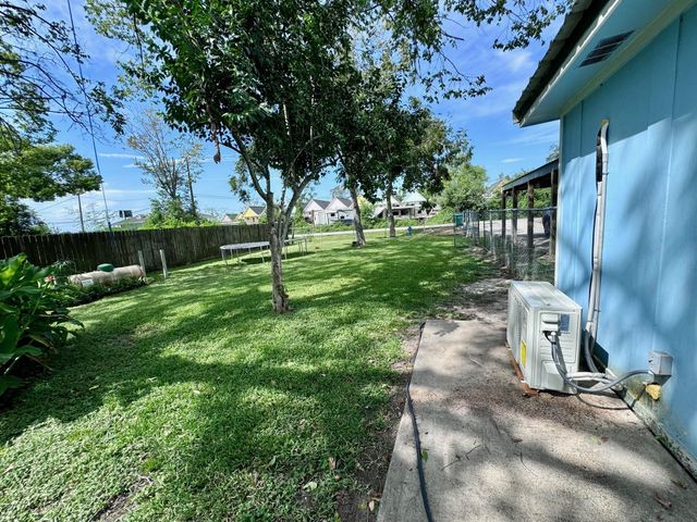 1937 Red Bluff Road, Seabrook, TX 77586