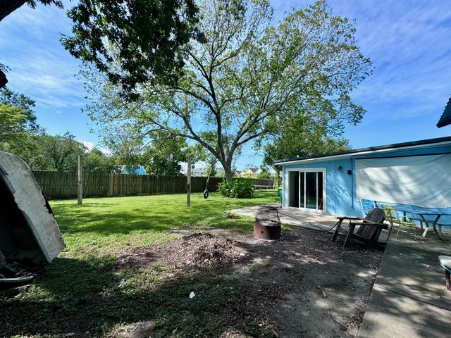 1937 Red Bluff Road, Seabrook, TX 77586