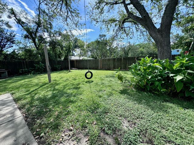 1937 Red Bluff Road, Seabrook, TX 77586