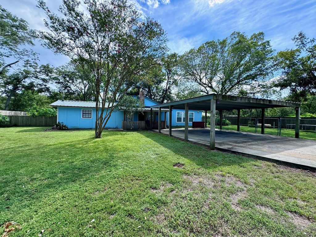 1937 Red Bluff Road, Seabrook, TX 77586