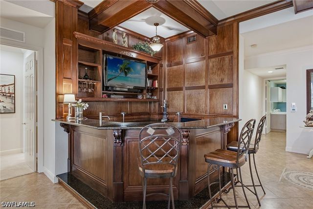 9243 Tesoro LN 103, Naples, FL 34114