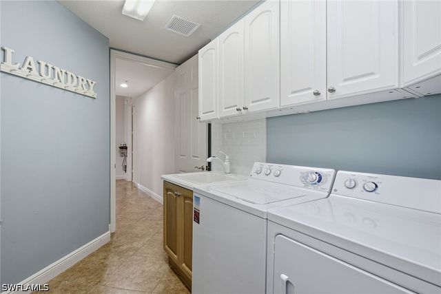 9243 Tesoro LN 103, Naples, FL 34114
