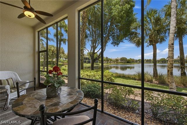 9243 Tesoro LN 103, Naples, FL 34114