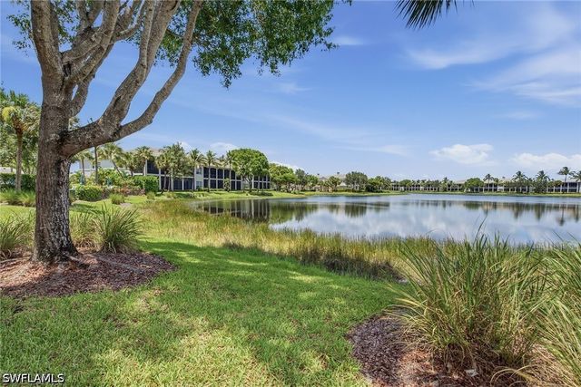 9243 Tesoro LN 103, Naples, FL 34114