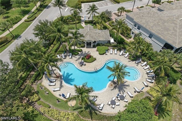 9243 Tesoro LN 103, Naples, FL 34114