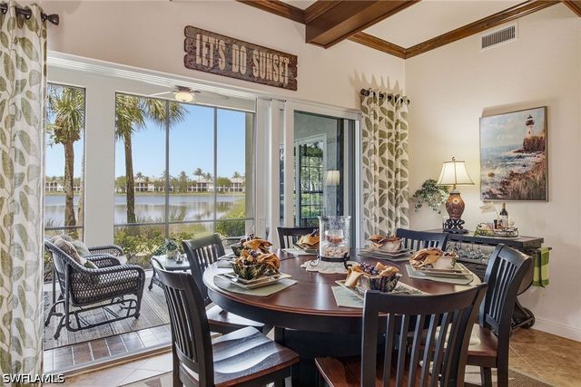 9243 Tesoro LN 103, Naples, FL 34114
