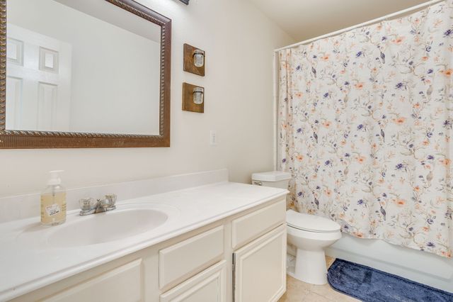 525 Oakbrook Drive, Burleson, TX 76028