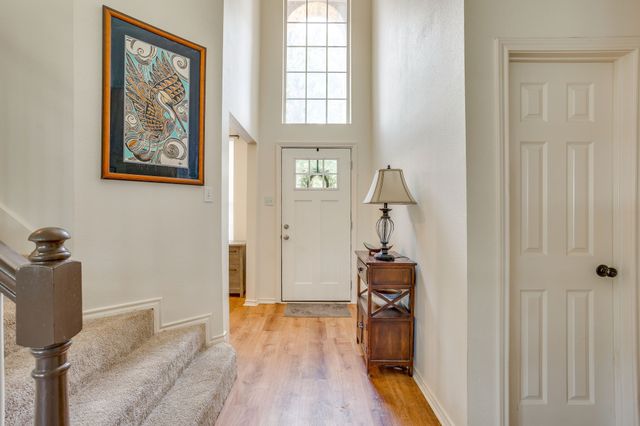 525 Oakbrook Drive, Burleson, TX 76028