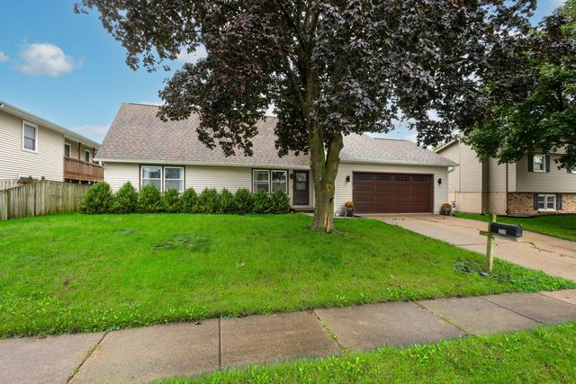 2511 W 60th Street, Davenport, IA 52806