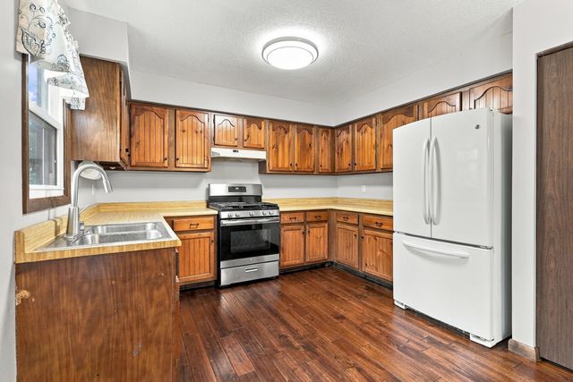 2511 W 60th Street, Davenport, IA 52806