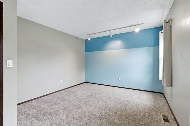 2511 W 60th Street, Davenport, IA 52806