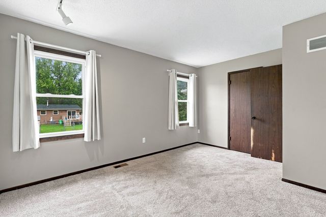 2511 W 60th Street, Davenport, IA 52806
