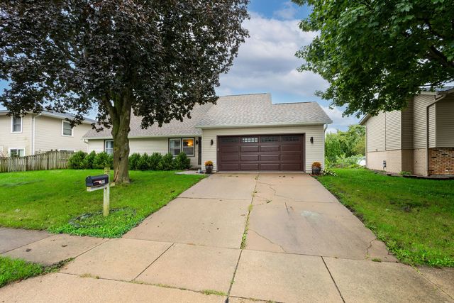 2511 W 60th Street, Davenport, IA 52806