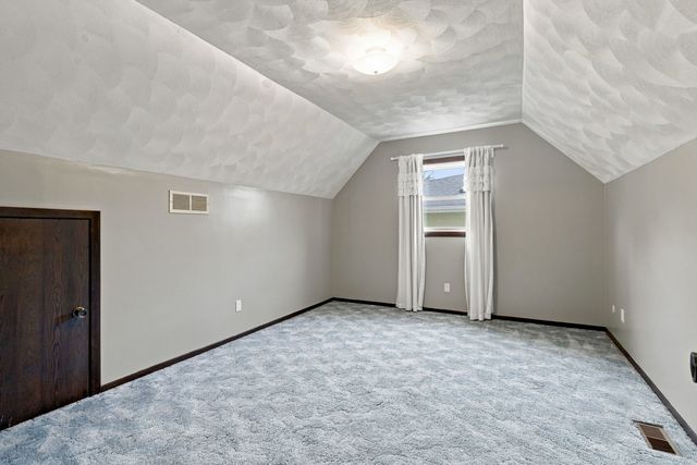 2511 W 60th Street, Davenport, IA 52806
