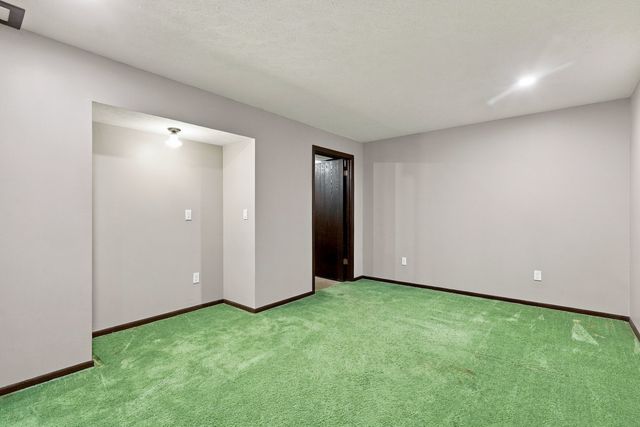 2511 W 60th Street, Davenport, IA 52806