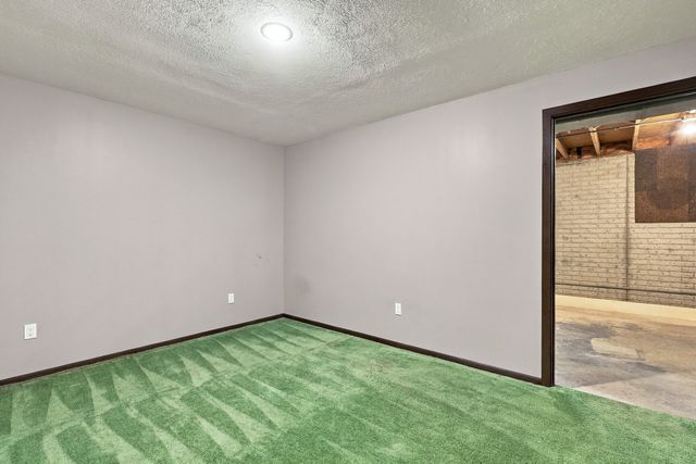 2511 W 60th Street, Davenport, IA 52806