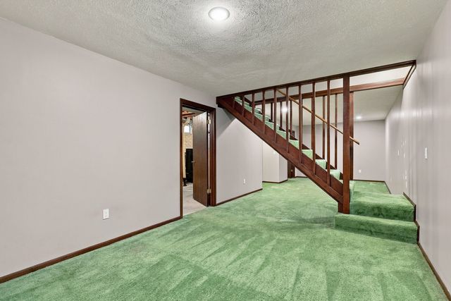2511 W 60th Street, Davenport, IA 52806