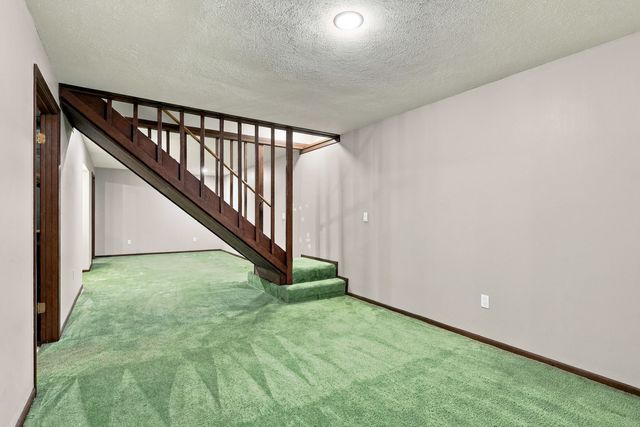 2511 W 60th Street, Davenport, IA 52806