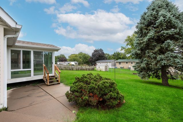 2511 W 60th Street, Davenport, IA 52806