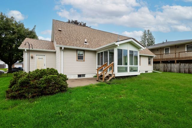 2511 W 60th Street, Davenport, IA 52806
